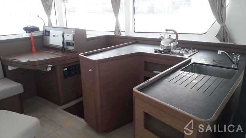Lagoon 42 - Yacht Charter Sailica