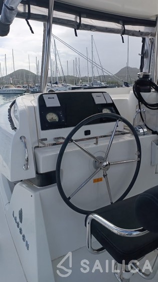 Lagoon 42 - Yacht Charter Sailica