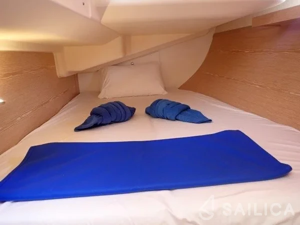 Hanse 385 - Yacht Charter Sailica