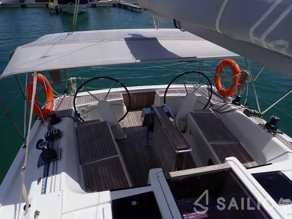 Hanse 385 - Yacht Charter Sailica