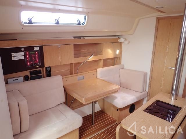Hanse 385 - Yacht Charter Sailica