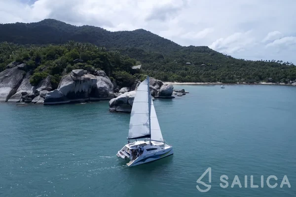Island Spirit 410 - Yacht Charter Sailica