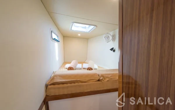 Island Spirit 410 - Yacht Charter Sailica