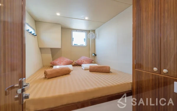 Island Spirit 410 - Yacht Charter Sailica
