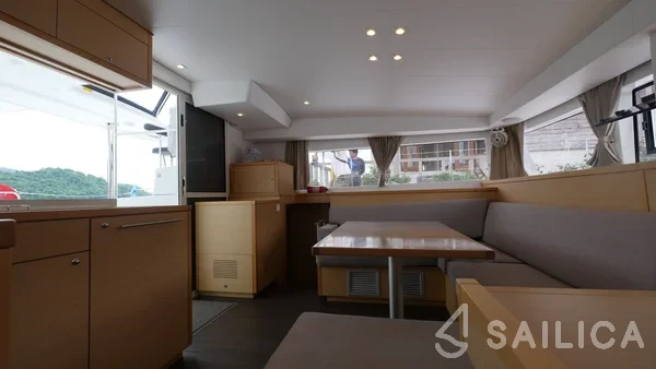 Lagoon 400 S2 - Yacht Charter Sailica