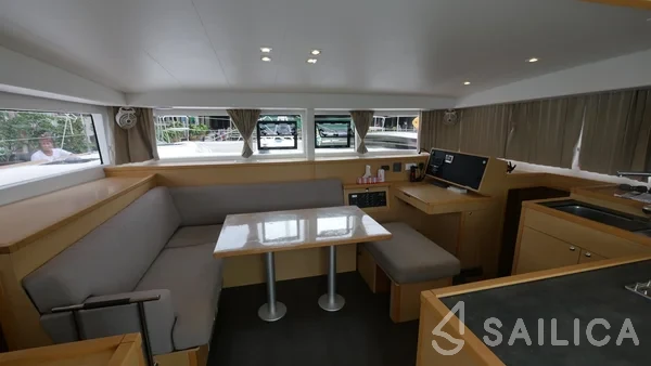 Lagoon 400 S2 - Yacht Charter Sailica
