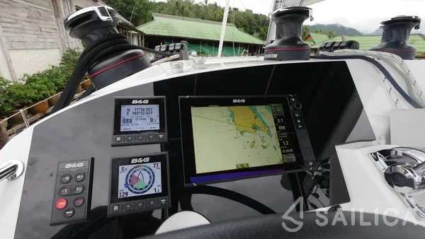 Lagoon 400 S2 - Yacht Charter Sailica