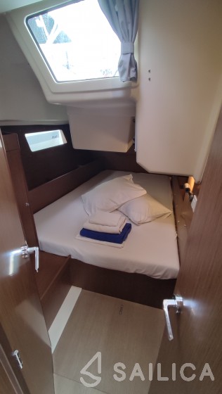 Oceanis 41.1 - Yacht Charter Sailica
