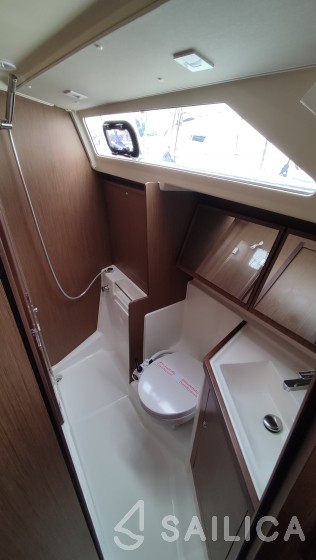 Oceanis 41.1 - Yacht Charter Sailica