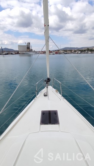 Oceanis 41.1 - Yacht Charter Sailica