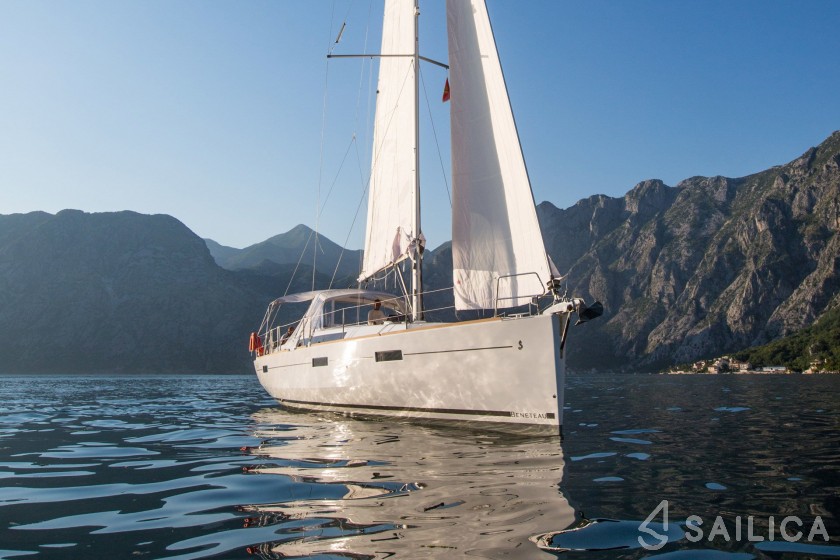 Oceanis 45 - Yacht Charter Sailica