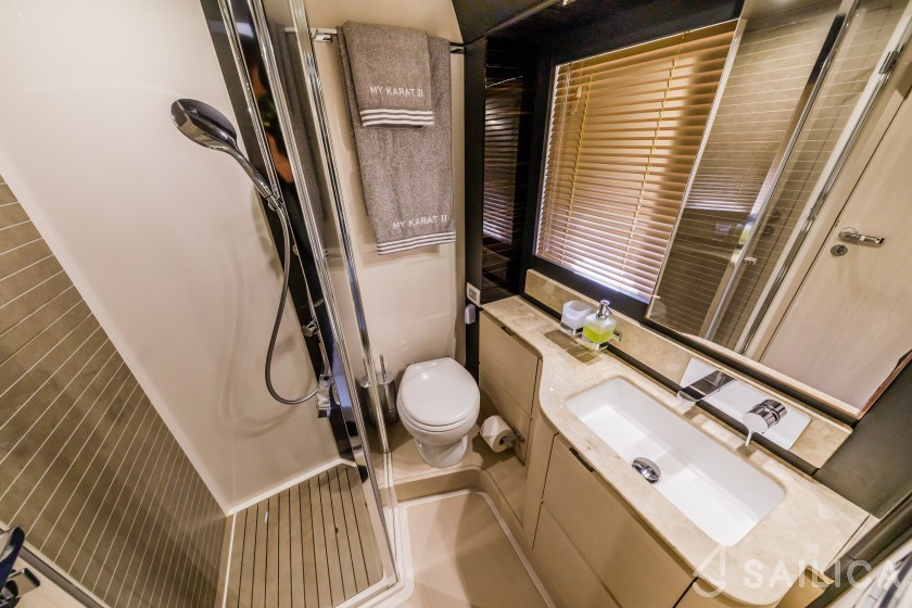 Azimut 66 - Yacht Charter Sailica