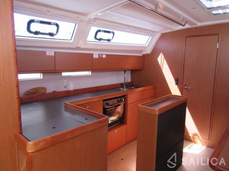 Bavaria 46 Cruiser - Yacht Charter Sailica