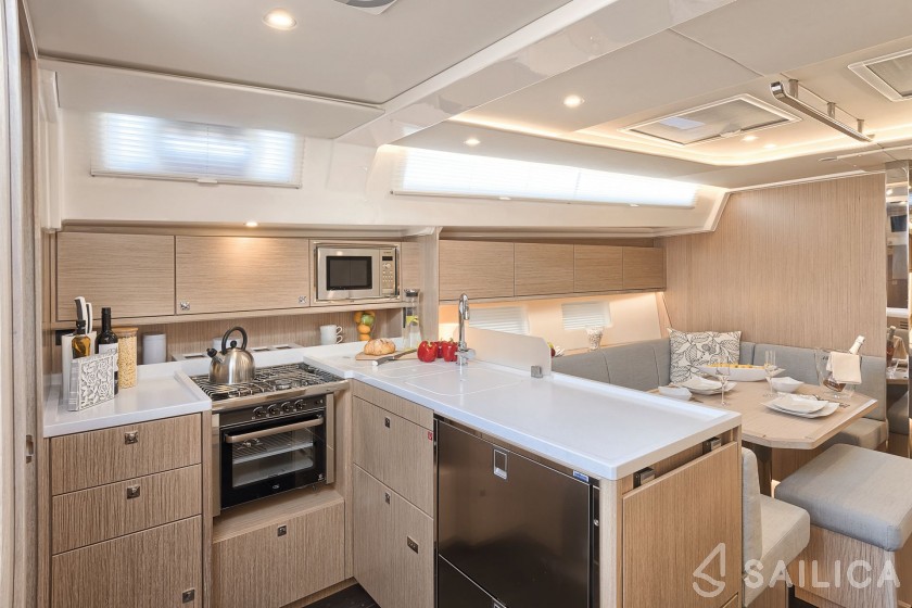 Bavaria 46 Cruiser - Yacht Charter Sailica