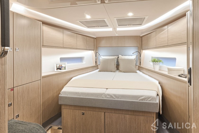 Bavaria 46 Cruiser - Yacht Charter Sailica