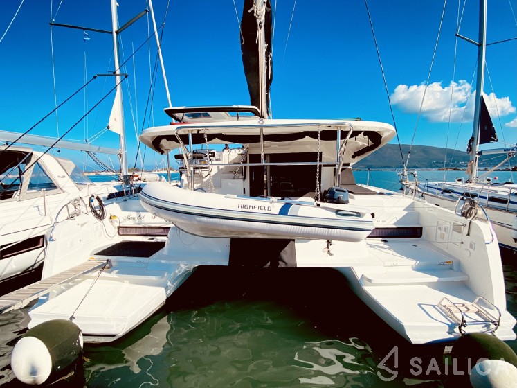 Lagoon 42 - Yacht Charter Sailica