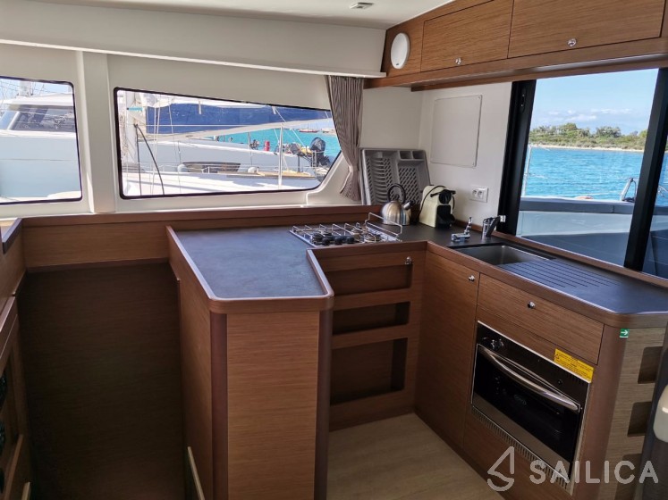 Lagoon 42 - Yacht Charter Sailica