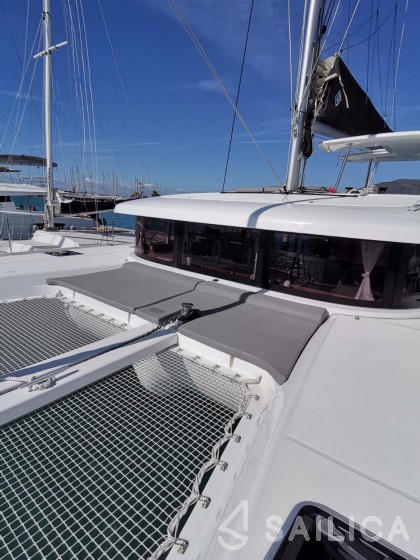 Lagoon 42 - Yacht Charter Sailica