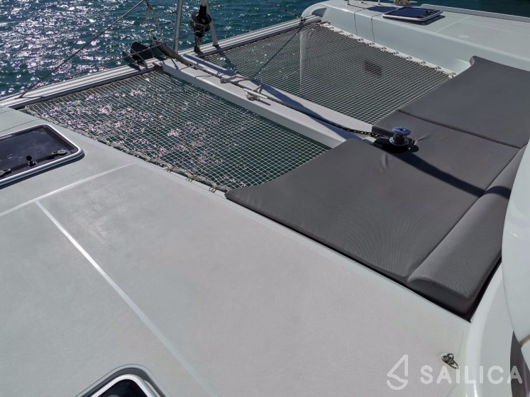 Lagoon 42 - Yacht Charter Sailica