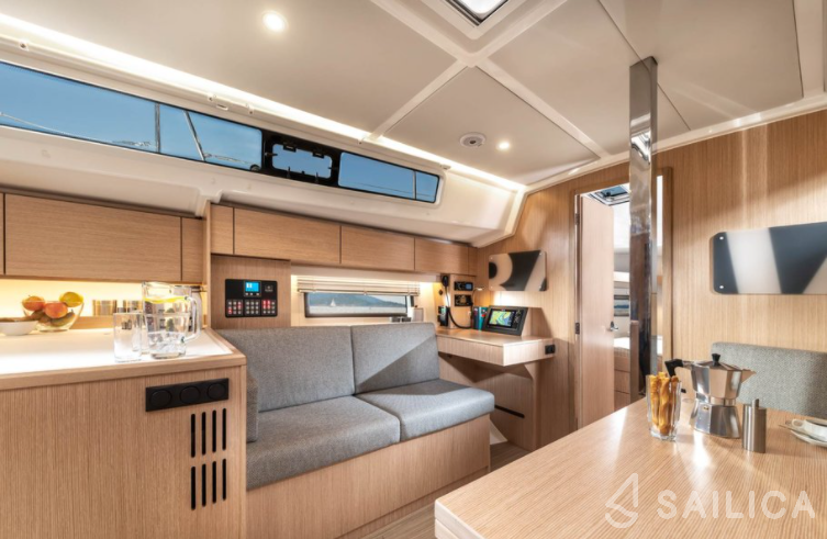 Bavaria C42 - Yacht Charter Sailica