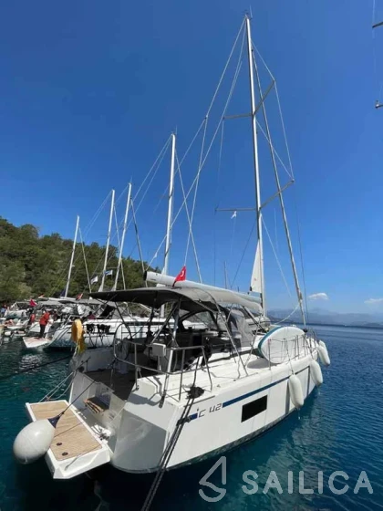 Bavaria C42 - Yacht Charter Sailica