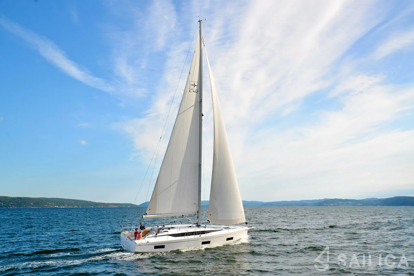 Bavaria C42 - Yacht Charter Sailica