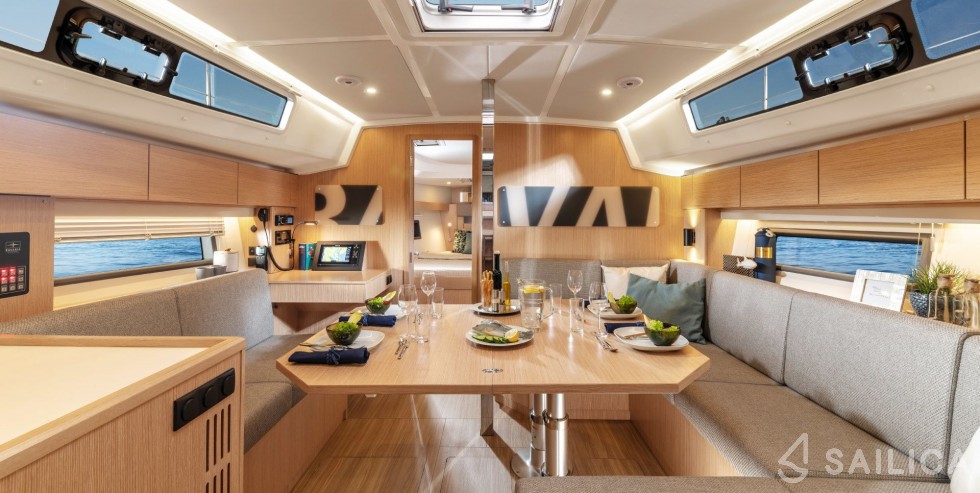 Bavaria C42 - Yacht Charter Sailica