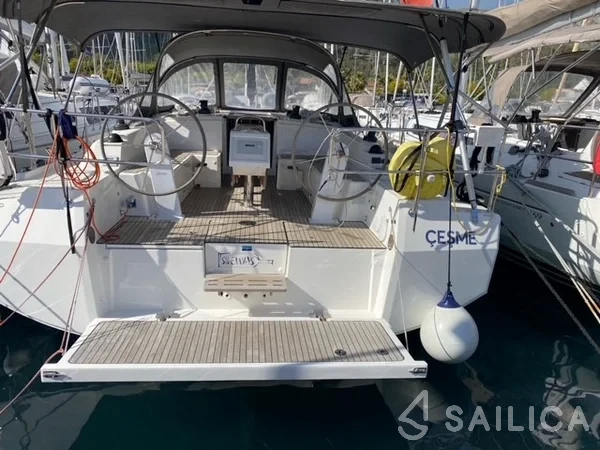 Bavaria C42 - Yacht Charter Sailica