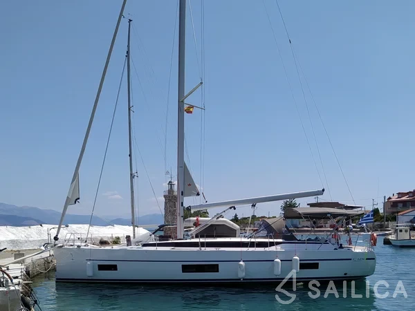 Bavaria C45 - Yacht Charter Sailica