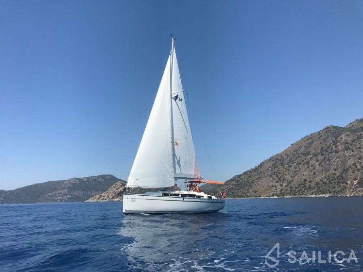 Bavaria 34 Cruiser - Yacht Charter Sailica