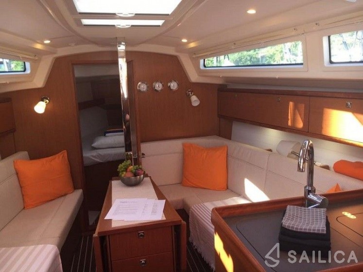 Bavaria 34 Cruiser - Yacht Charter Sailica