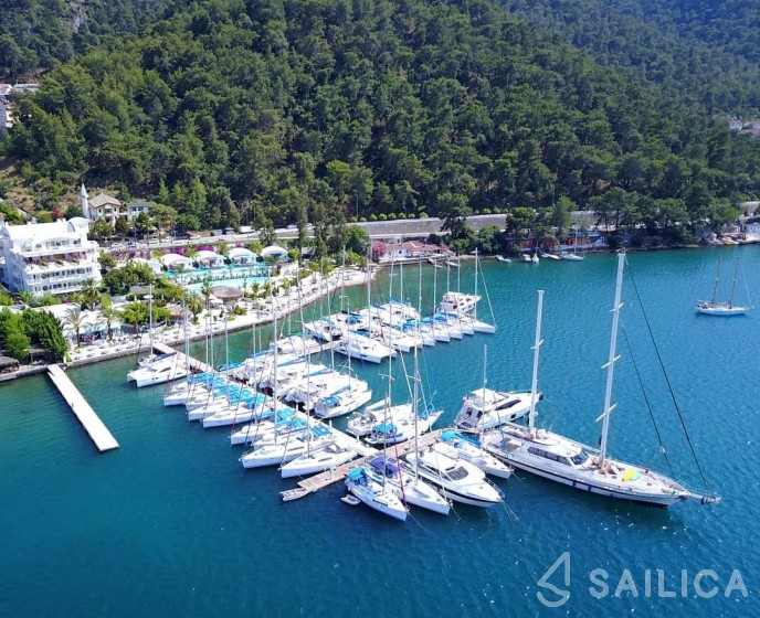 Bavaria 34 Cruiser - Yacht Charter Sailica