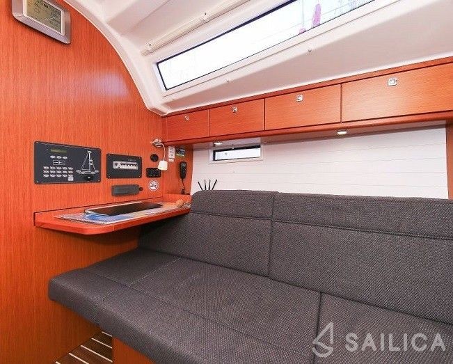Bavaria 37 Cruiser - Yacht Charter Sailica
