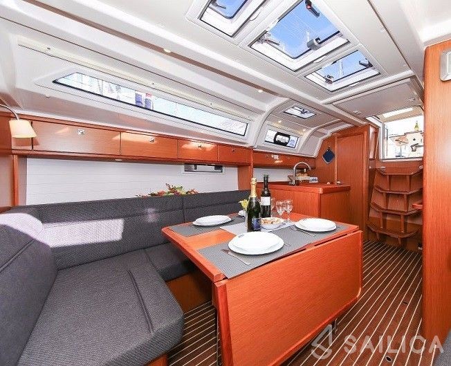 Bavaria 37 Cruiser - Yacht Charter Sailica