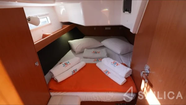 Bavaria 37 Cruiser - Yacht Charter Sailica