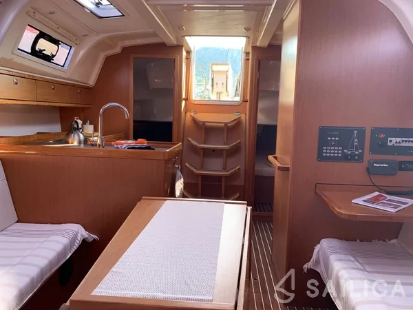 Bavaria 37 Cruiser - Yacht Charter Sailica