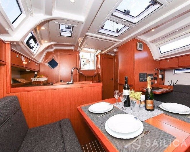 Bavaria 37 Cruiser - Yacht Charter Sailica