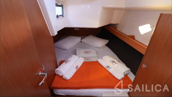 Bavaria 37 Cruiser - Yacht Charter Sailica