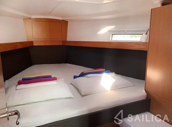 Bavaria 37 Cruiser - Yacht Charter Sailica