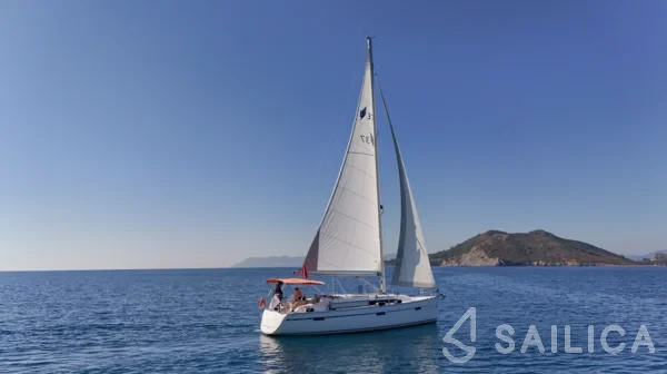 Bavaria 37 Cruiser - Yacht Charter Sailica