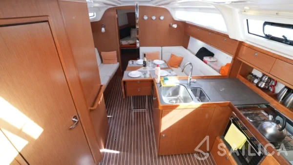 Bavaria 37 Cruiser - Yacht Charter Sailica