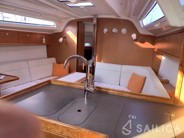 Bavaria 37 Cruiser - Yacht Charter Sailica
