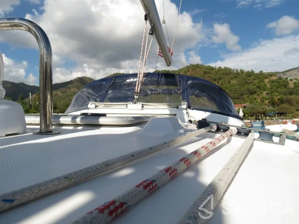 Bavaria 43 Cruiser - Yacht Charter Sailica