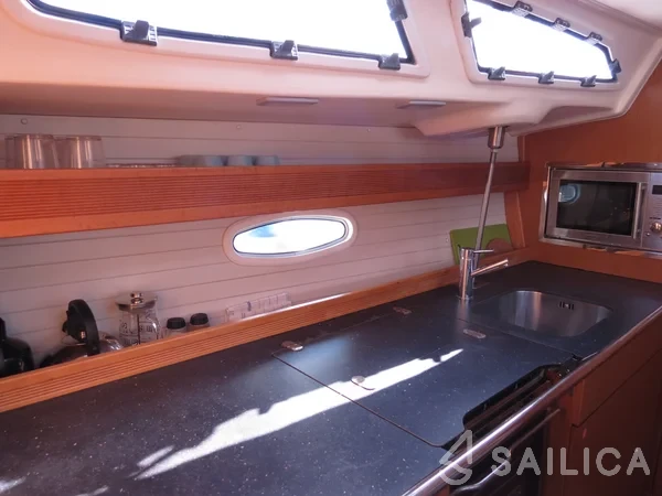 Bavaria 43 Cruiser - Yacht Charter Sailica