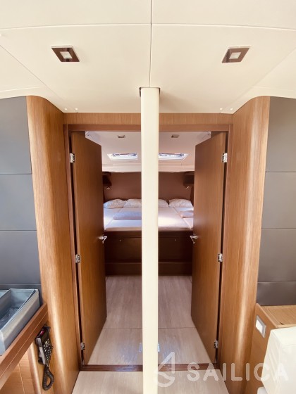 Oceanis 51.1 - Yacht Charter Sailica