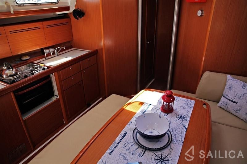 Cyclades 43.4 - Yacht Charter Sailica