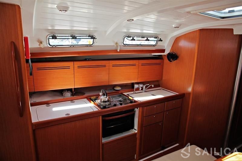 Cyclades 43.4 - Yacht Charter Sailica