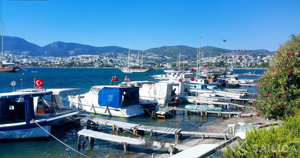 Cyclades 43.4 - Yacht Charter Sailica