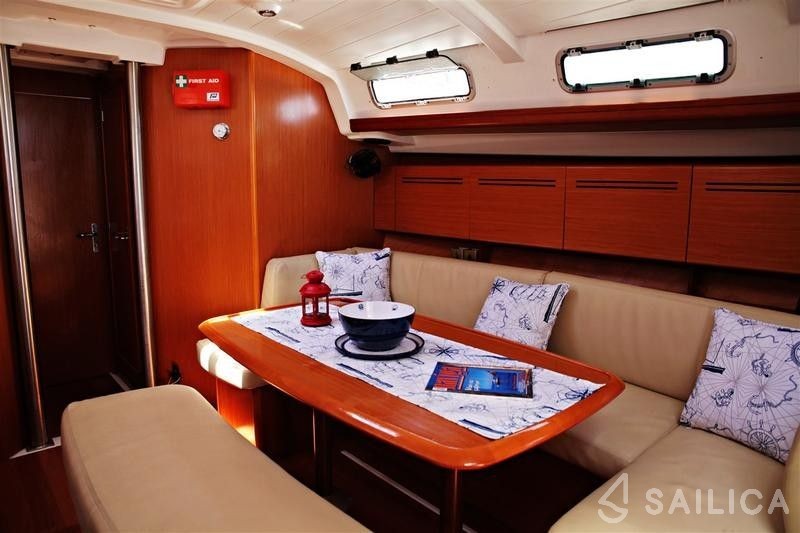 Cyclades 43.4 - Yacht Charter Sailica