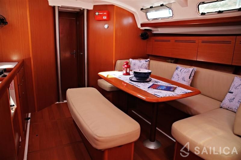 Cyclades 43.4 - Yacht Charter Sailica